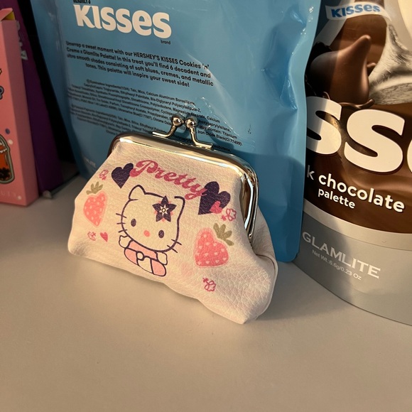 Hello kitty coin pouch - Picture 2 of 4